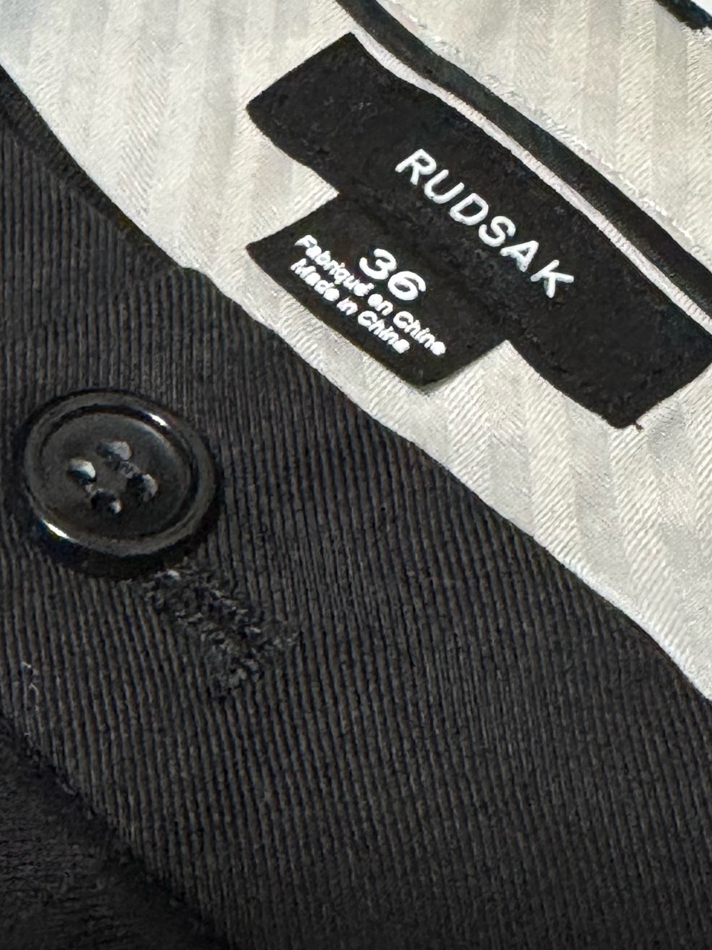 ❌SOLD❌ 135 RUDSAK Men's Chainlink Bermuda Cuffed Hem Shorts - Black, Sz 36 - Picture 4 of 8